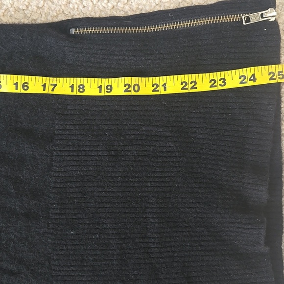 Saks Cashmere Turtleneck Sweater Size XS Black - Picture 6 of 13